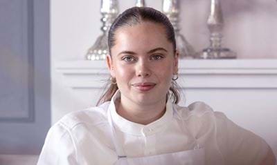 Anellika er 23 år: ”Hvis jeg alligevel skulle være køkkenchef en dag, kunne jeg jo lige så godt blive det nu”